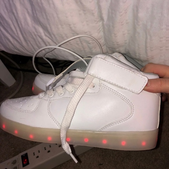Light Up Shoes - Picture 5 of 6